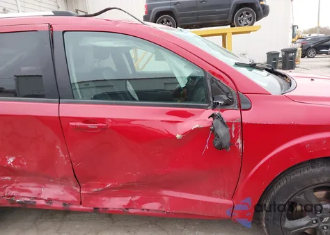 2020 Dodge Journey Crossroad z USA, uszkodzony, nr VIN 3C4PDCGB9LT263414